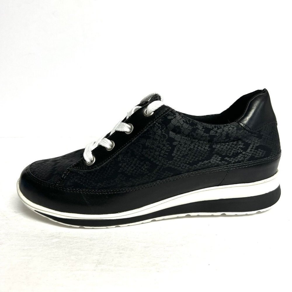 Walking Cradles Dylan Sneaker Black Snake Womens Size 6.5 M